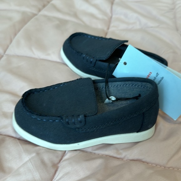 Cat & jack toddler shoes size 6 - Picture 3 of 3